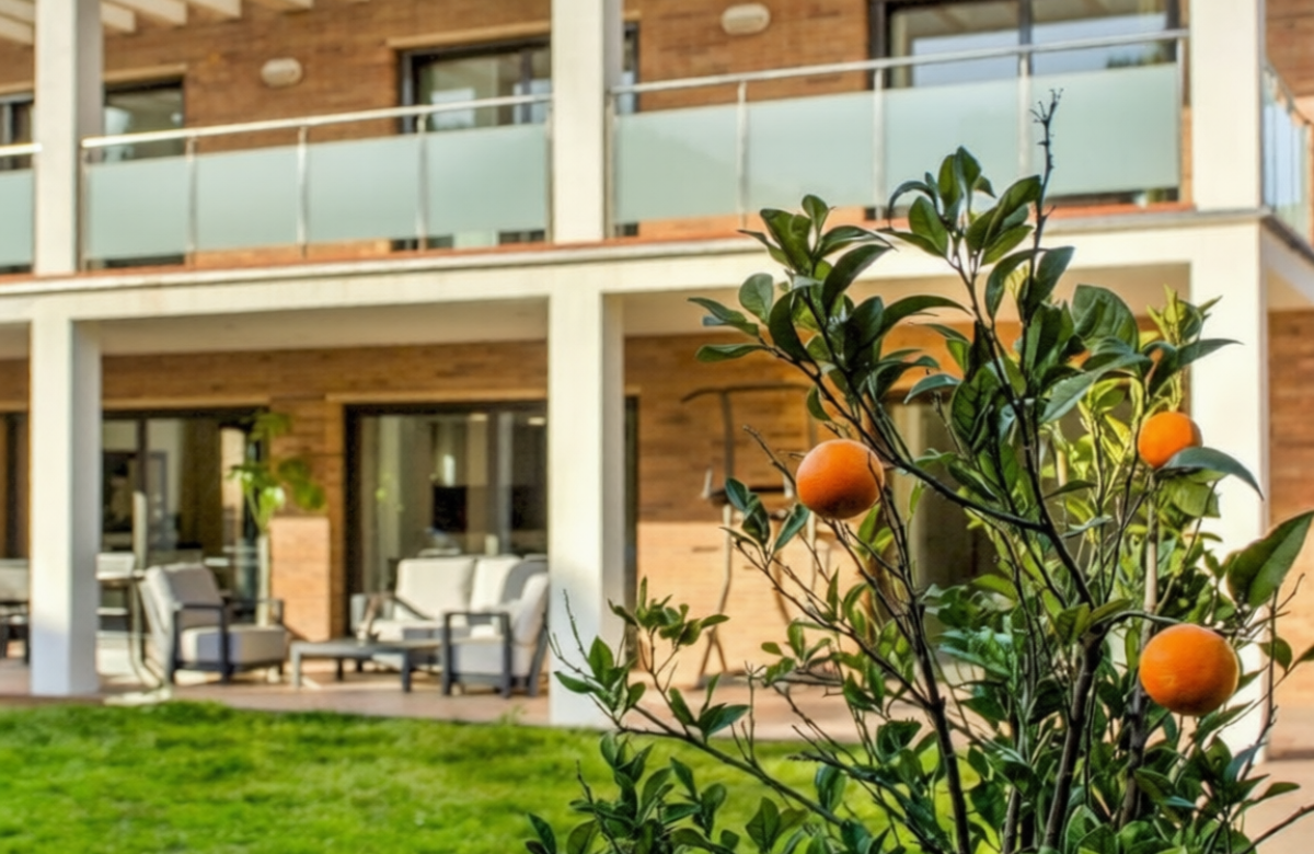 Исключительная вилла на второй линии моря в престижном поселке Гава Мар