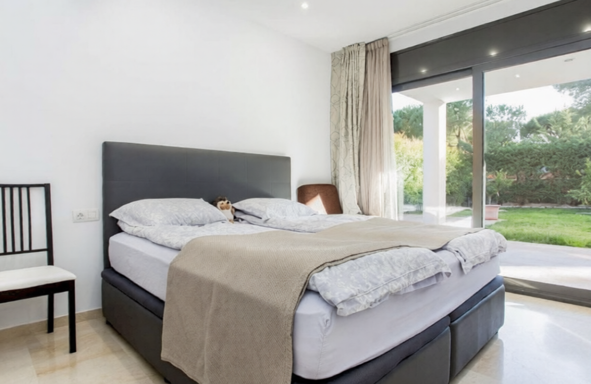 Исключительная вилла на второй линии моря в престижном поселке Гава Мар