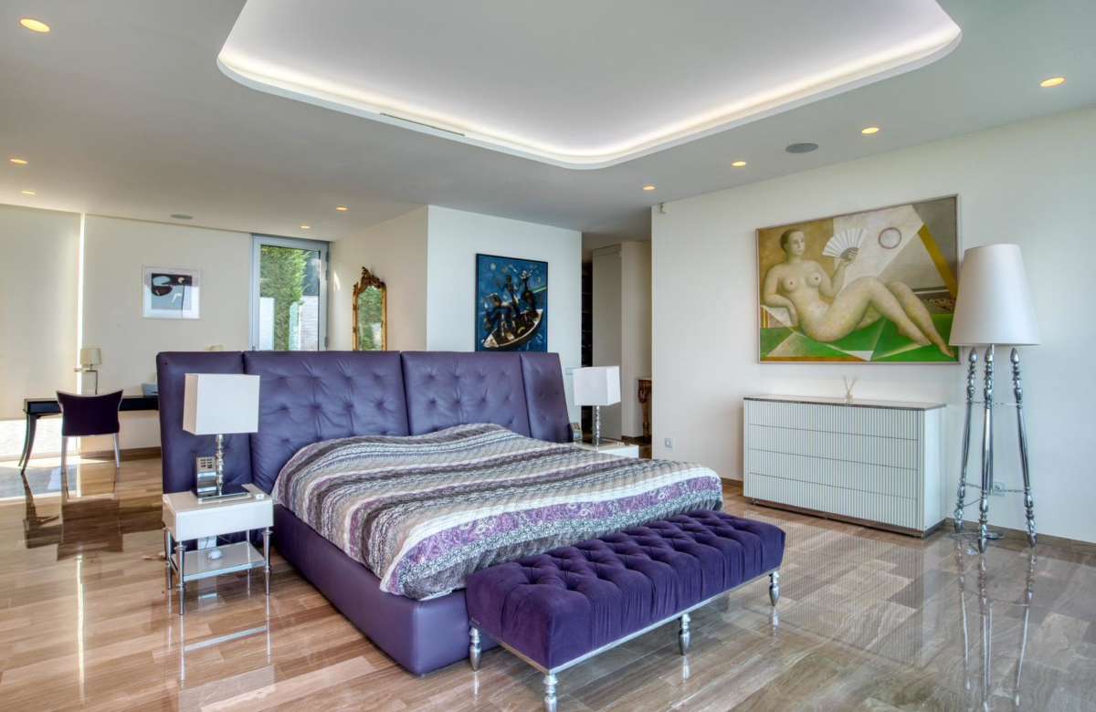 Премиальная вилла на первой линии моря в Сант Фелиу де Гишольс