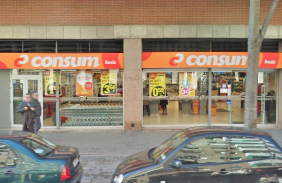 Супермаркет Consum в центре Барселоны