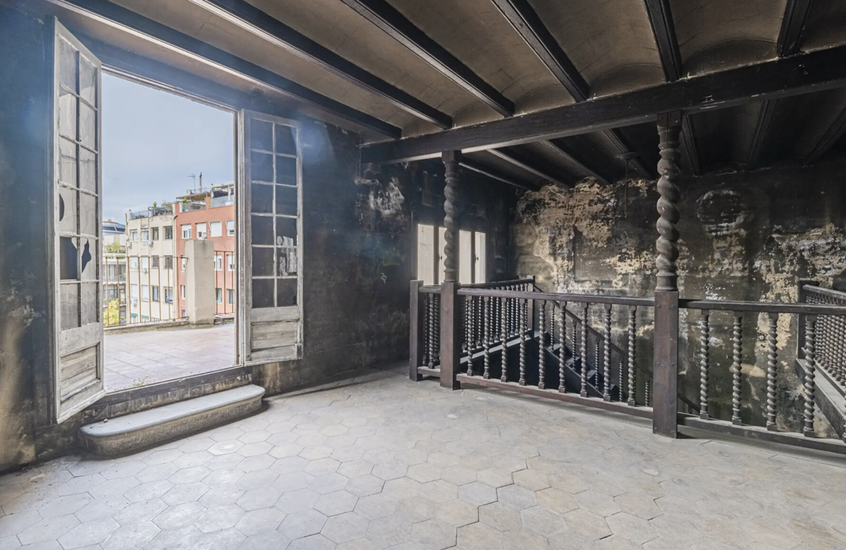 Эксклюзивный двухуровневый пентхаус в исторической резиденции 1883 года