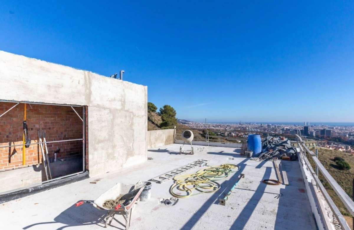 Эксклюзивная вилла в процессе строительства в Finestrelles