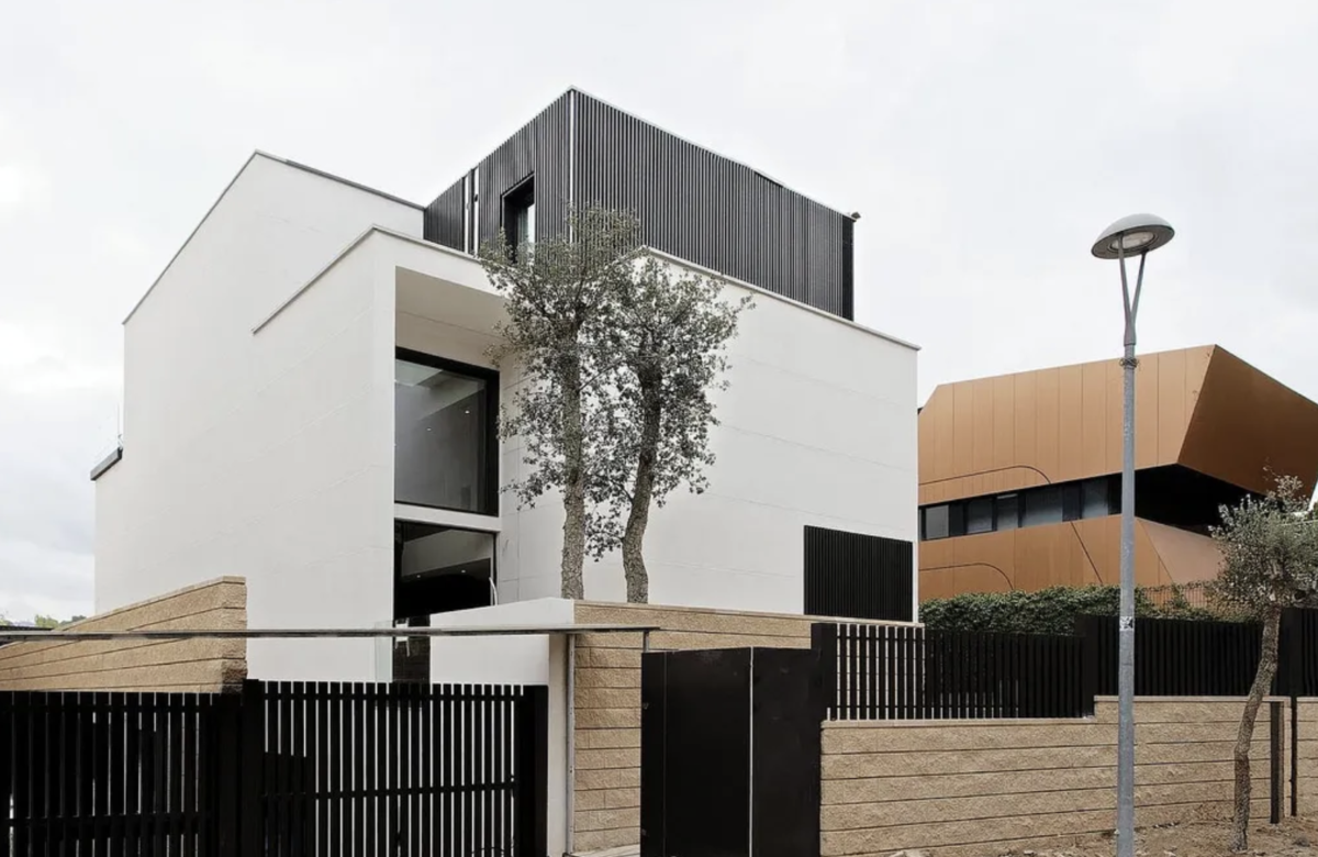 Великолепная вилла в городке Sant Cugat del Vallès