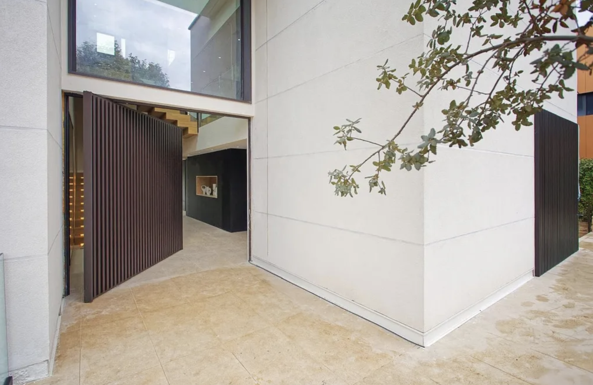 Великолепная вилла в городке Sant Cugat del Vallès