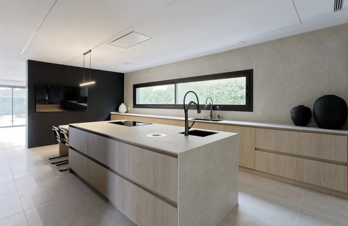 Великолепная вилла в городке Sant Cugat del Vallès