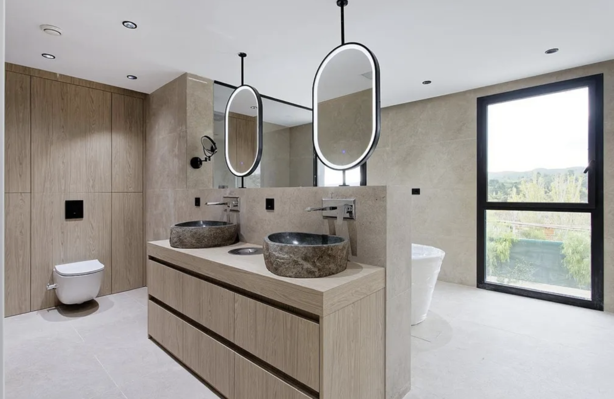 Великолепная вилла в городке Sant Cugat del Vallès