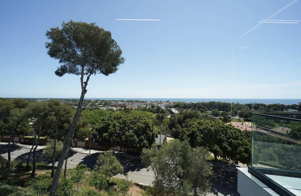 Роскошная вилла новой постройки в Кастельдефельс