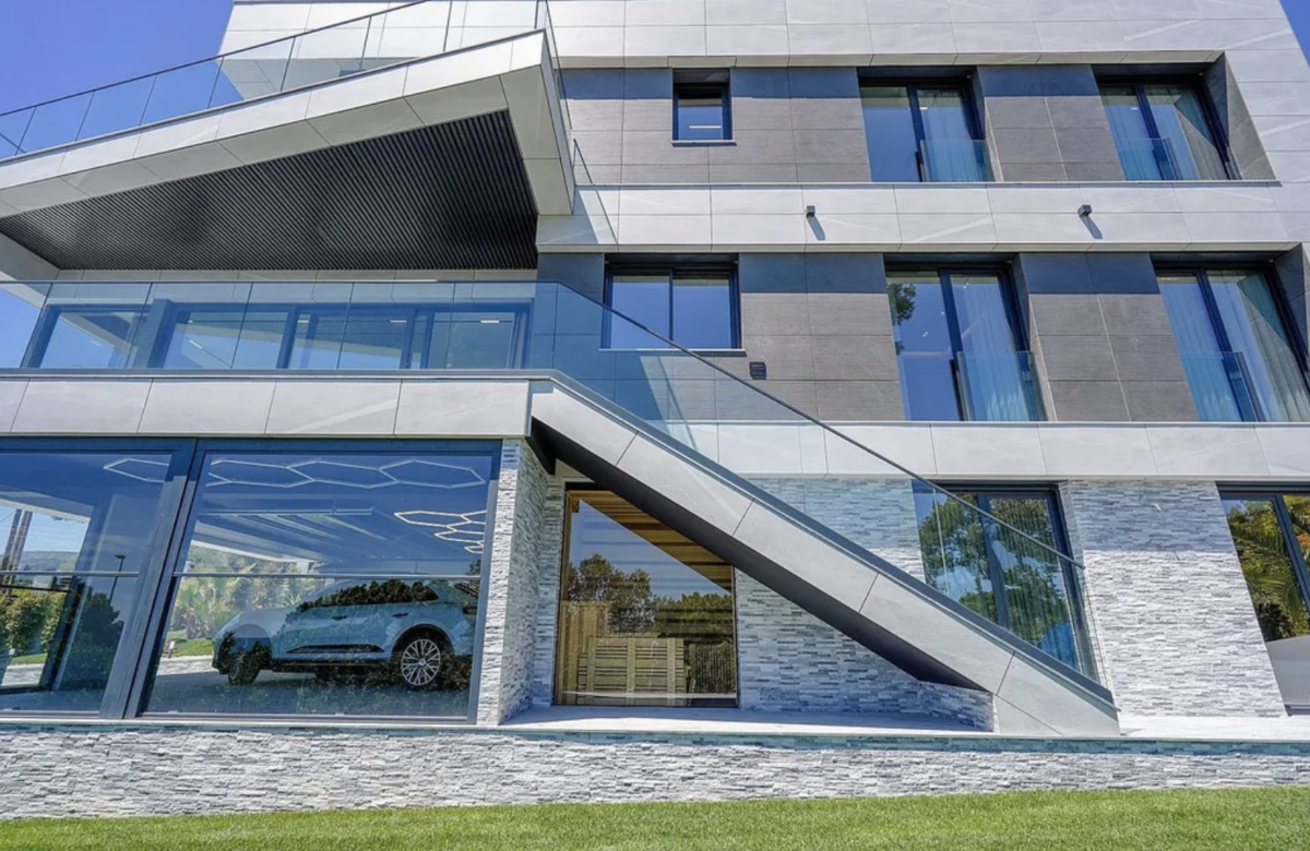 Роскошная вилла новой постройки в Кастельдефельс