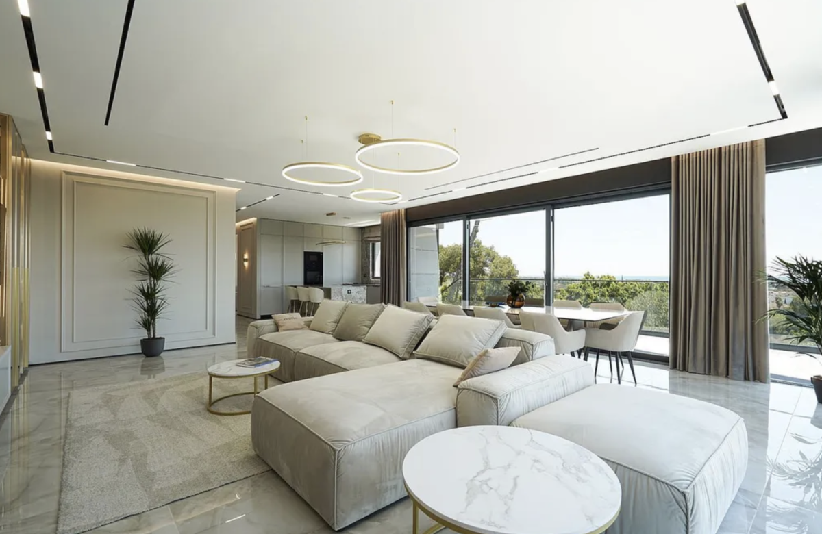 Роскошная вилла новой постройки в Кастельдефельс