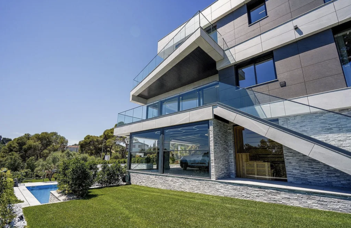 Роскошная вилла новой постройки в Кастельдефельс