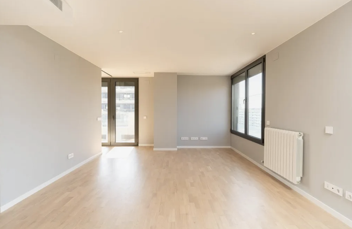 Закрытый жк в 5 минутах ходьбы от пляжа в Бадалона Марина