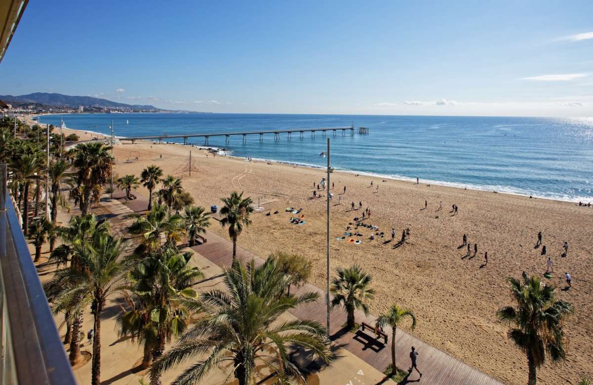 Роскошный дуплекс на первой линии моря в Badalona Marina