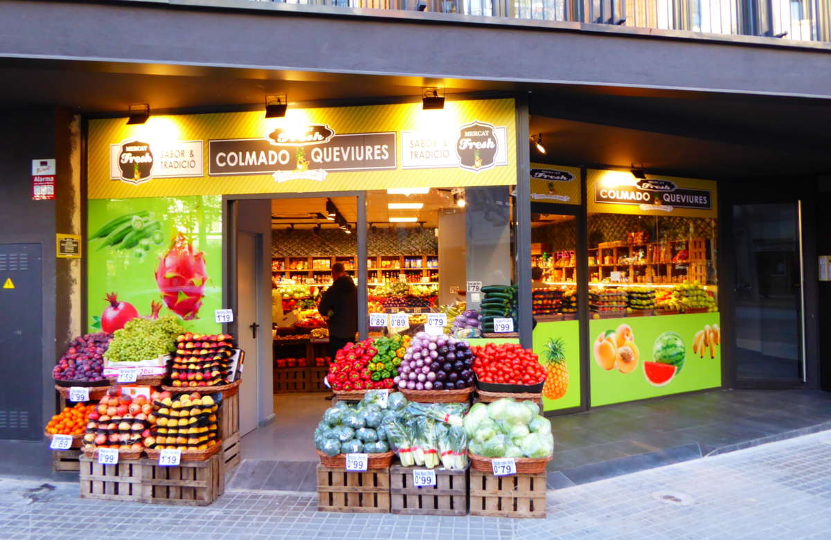 Готовый бизнес  - фруктовый магазин в районе Сагрера - доходность 5%