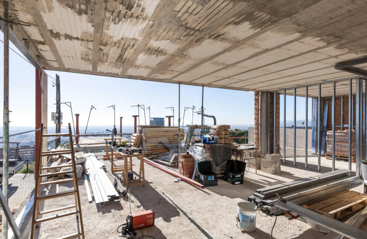 Эксклюзивная вилла в процессе строительства в Finestrelles