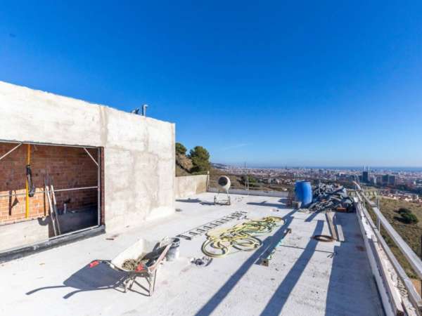 Эксклюзивная вилла в процессе строительства в Finestrelles