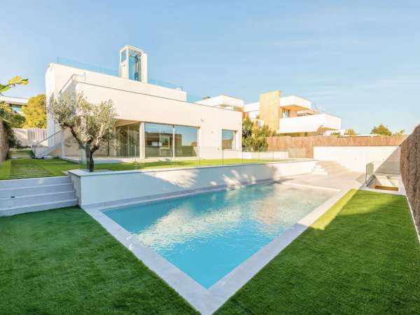 Вилла в районе la Plana в городе Ситжес