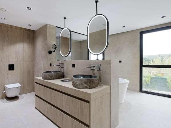 Великолепная вилла в городке Sant Cugat del Vallès