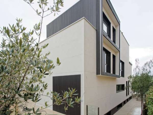 Великолепная вилла в городке Sant Cugat del Vallès