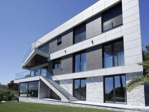 Роскошная вилла новой постройки в Кастельдефельс