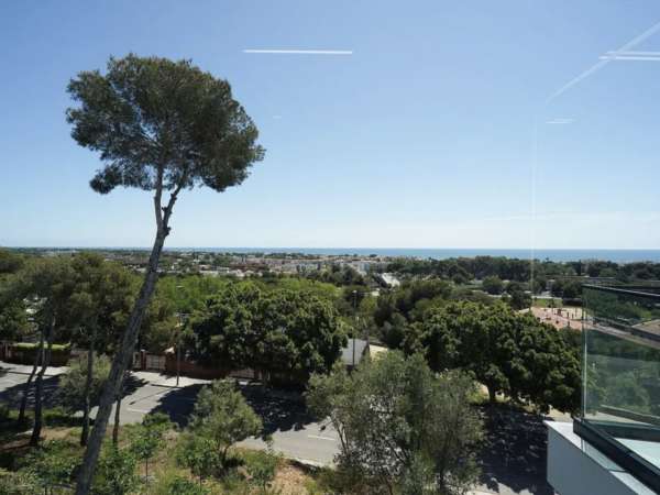 Роскошная вилла новой постройки в Кастельдефельс