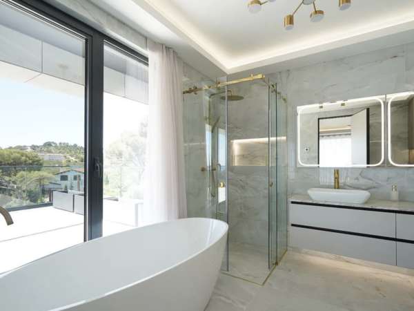 Роскошная вилла новой постройки в Кастельдефельс