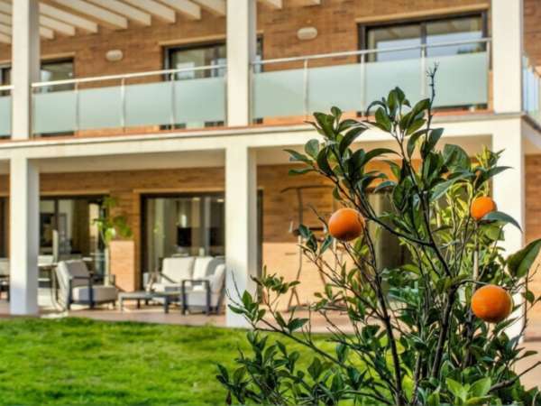 Исключительная вилла на второй линии моря в престижном поселке Гава Мар