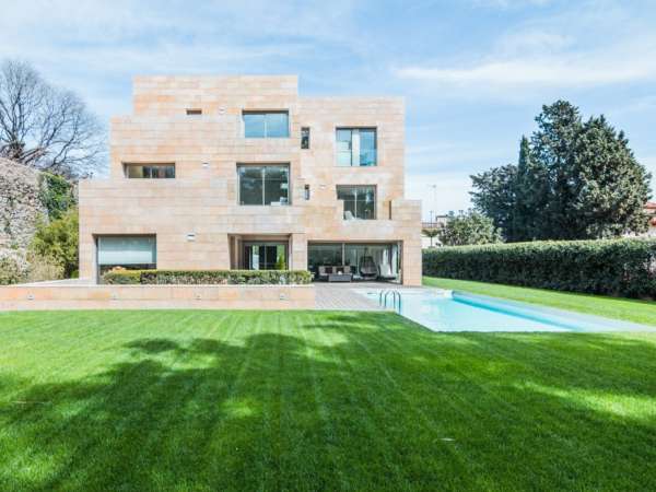 Современная вилла в Педралбес