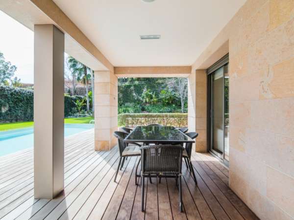 Современная вилла в Педралбес