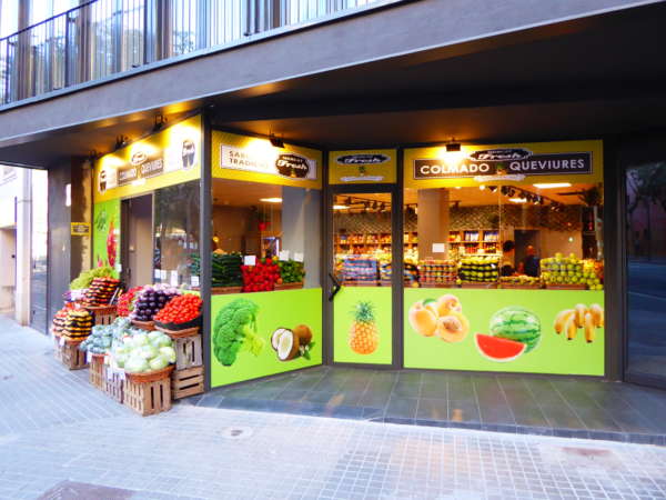 Готовый бизнес  - фруктовый магазин в районе Сагрера - доходность 5%