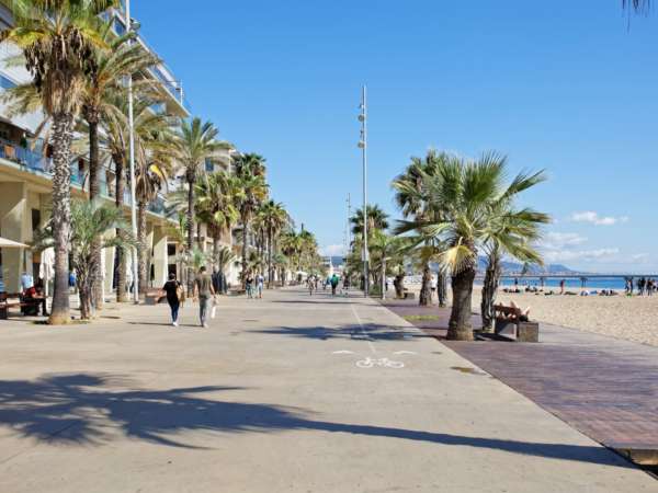 Роскошный дуплекс на первой линии моря в Badalona Marina