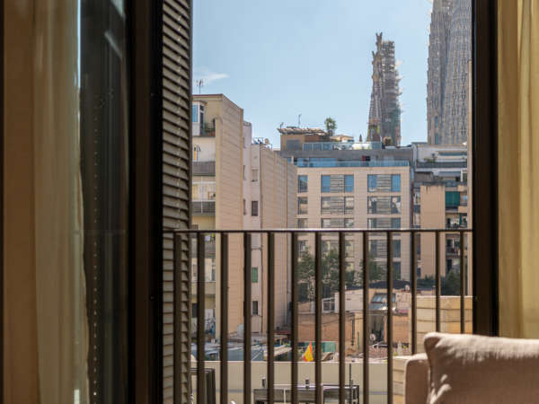 Уникальная квартира с видом на Храм Святого Семейства